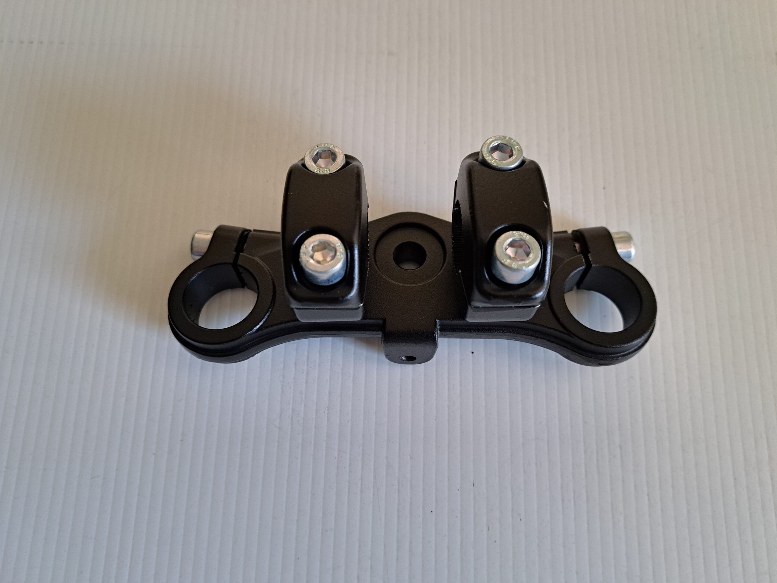 Upper front fork bracket for TT350R and TT750R New improved stronger version